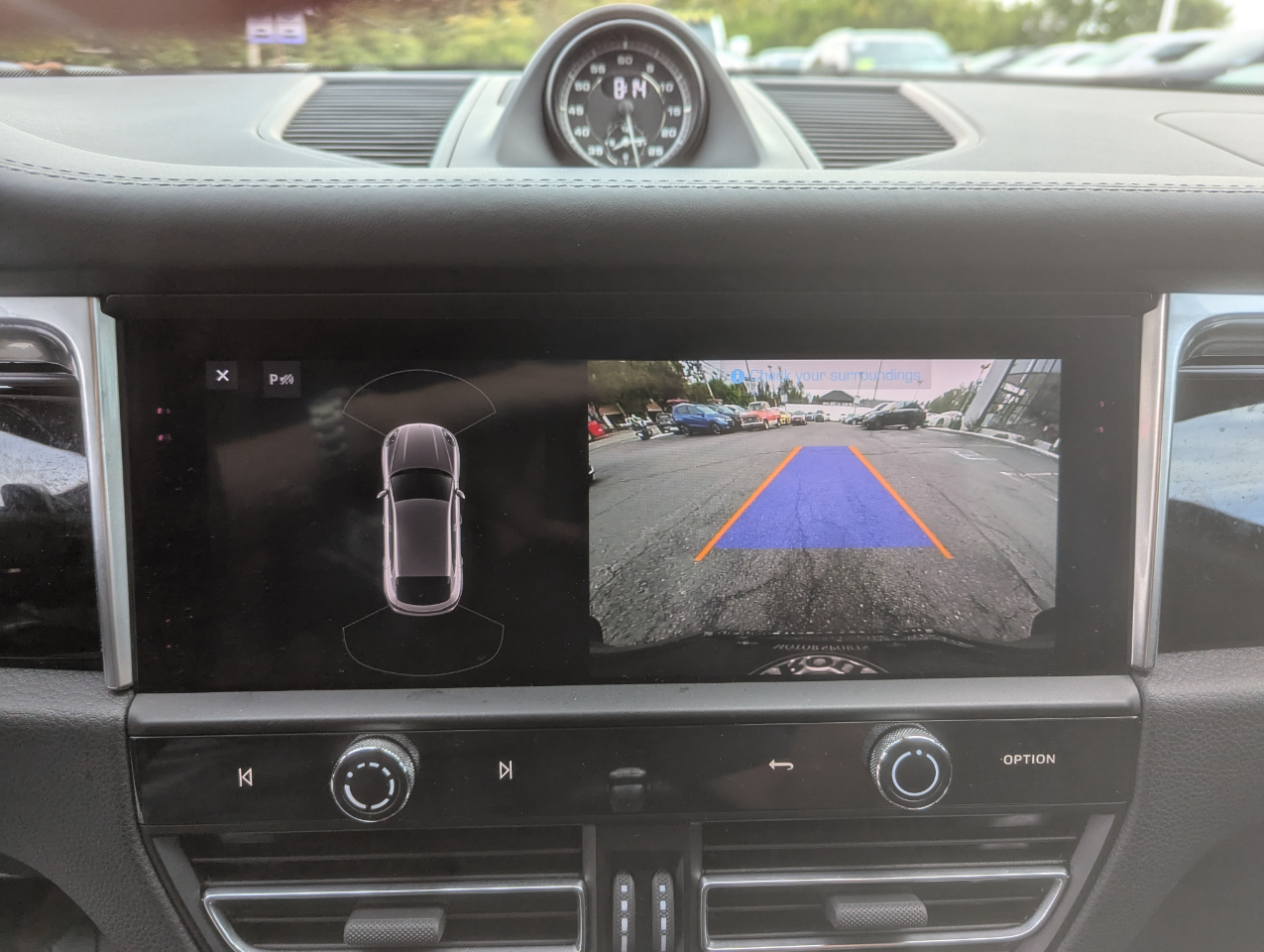 2023 Porsche Macan T photo 20