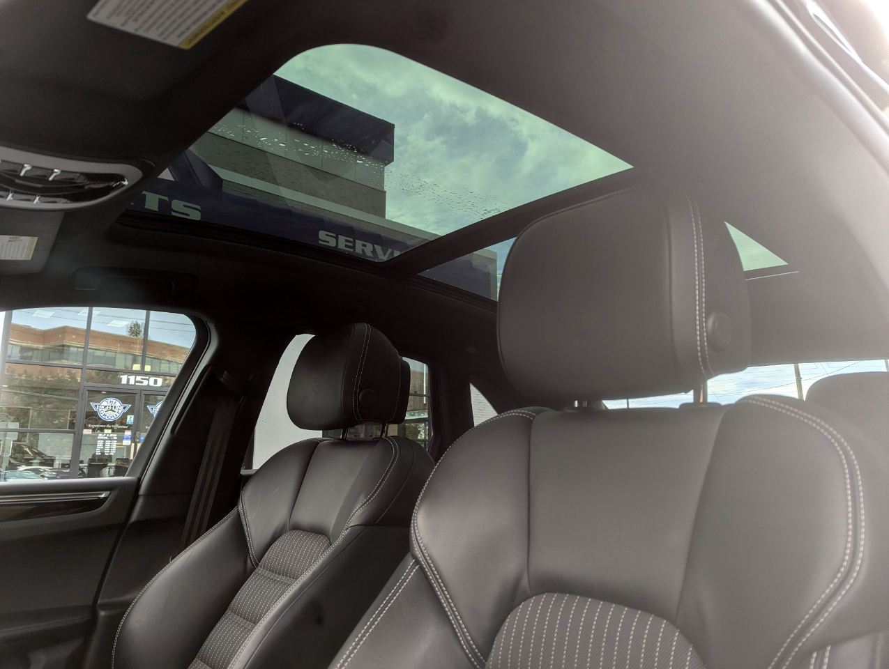 2023 Porsche Macan T photo 26