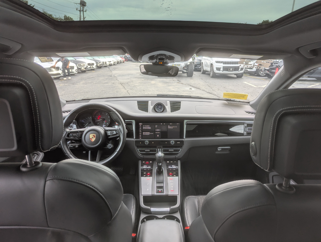 2023 Porsche Macan T photo 36