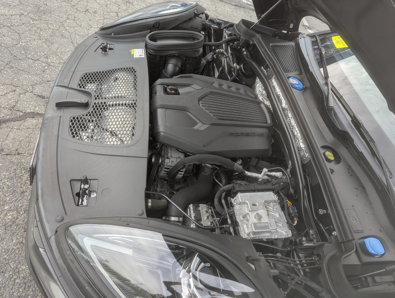 2023 Porsche Macan T photo 43