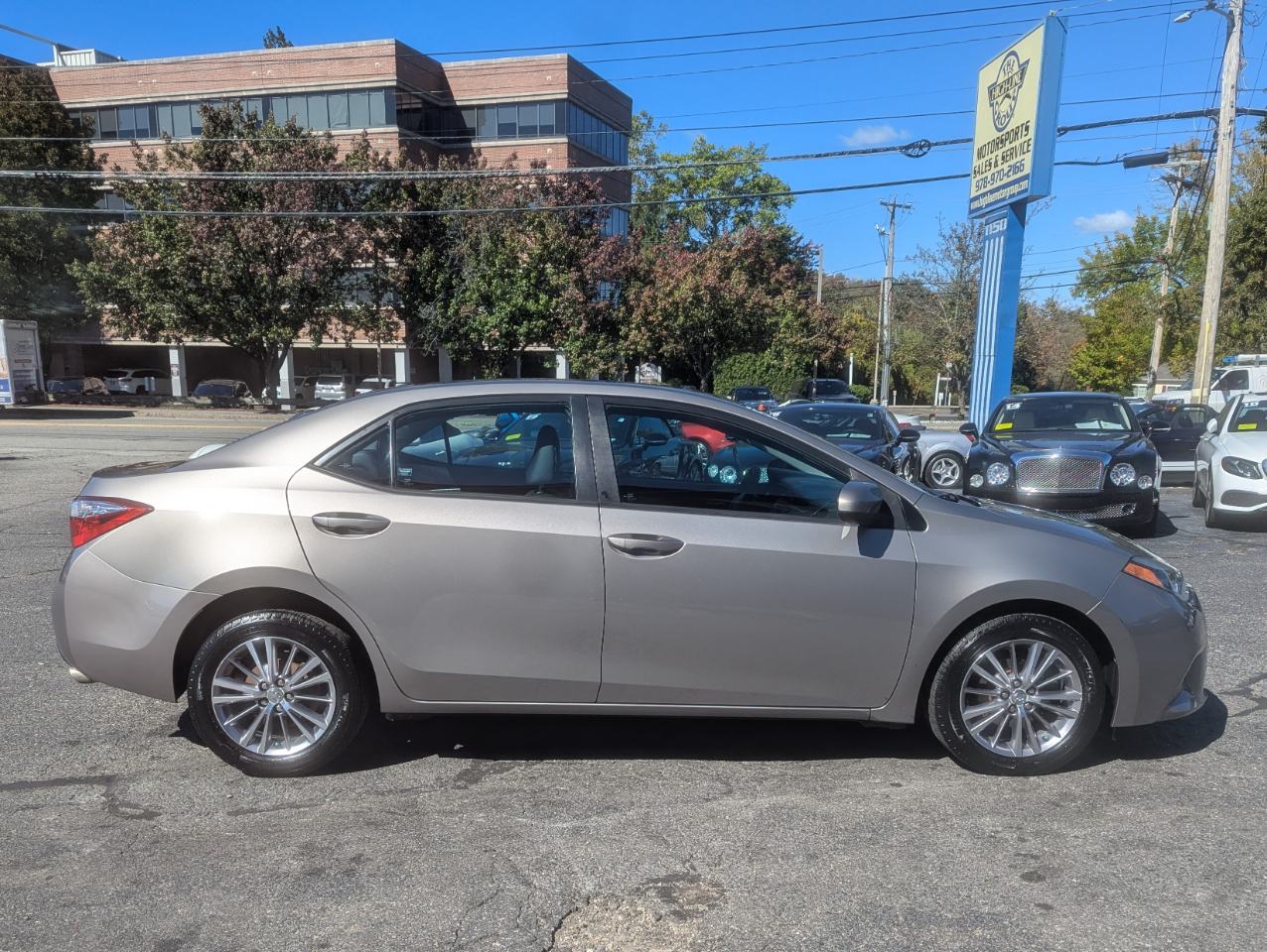2015 Toyota Corolla LE Premium photo 6