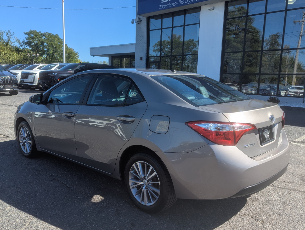 2015 Toyota Corolla LE Premium photo 10