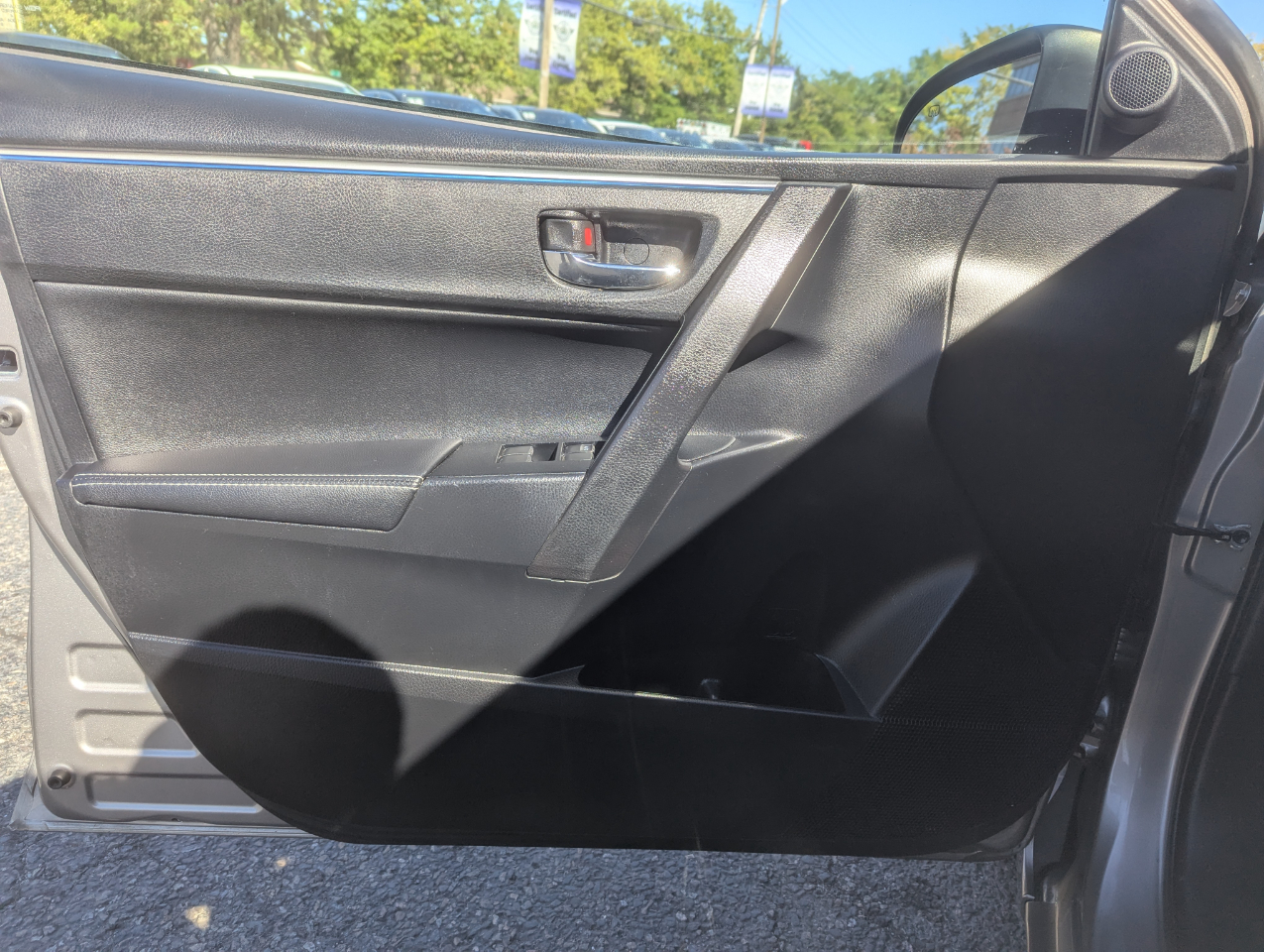 2015 Toyota Corolla LE Premium photo 11