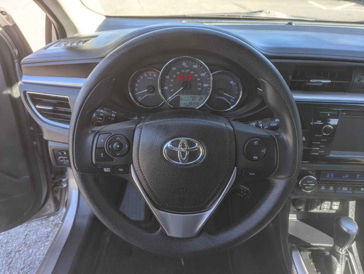 2015 Toyota Corolla LE Premium photo 15