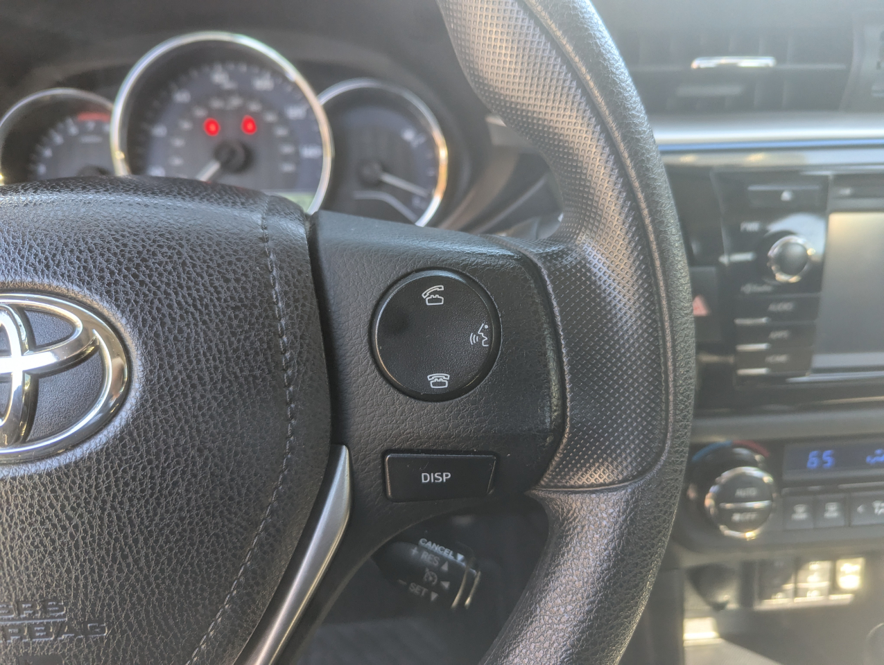 2015 Toyota Corolla LE Premium photo 17