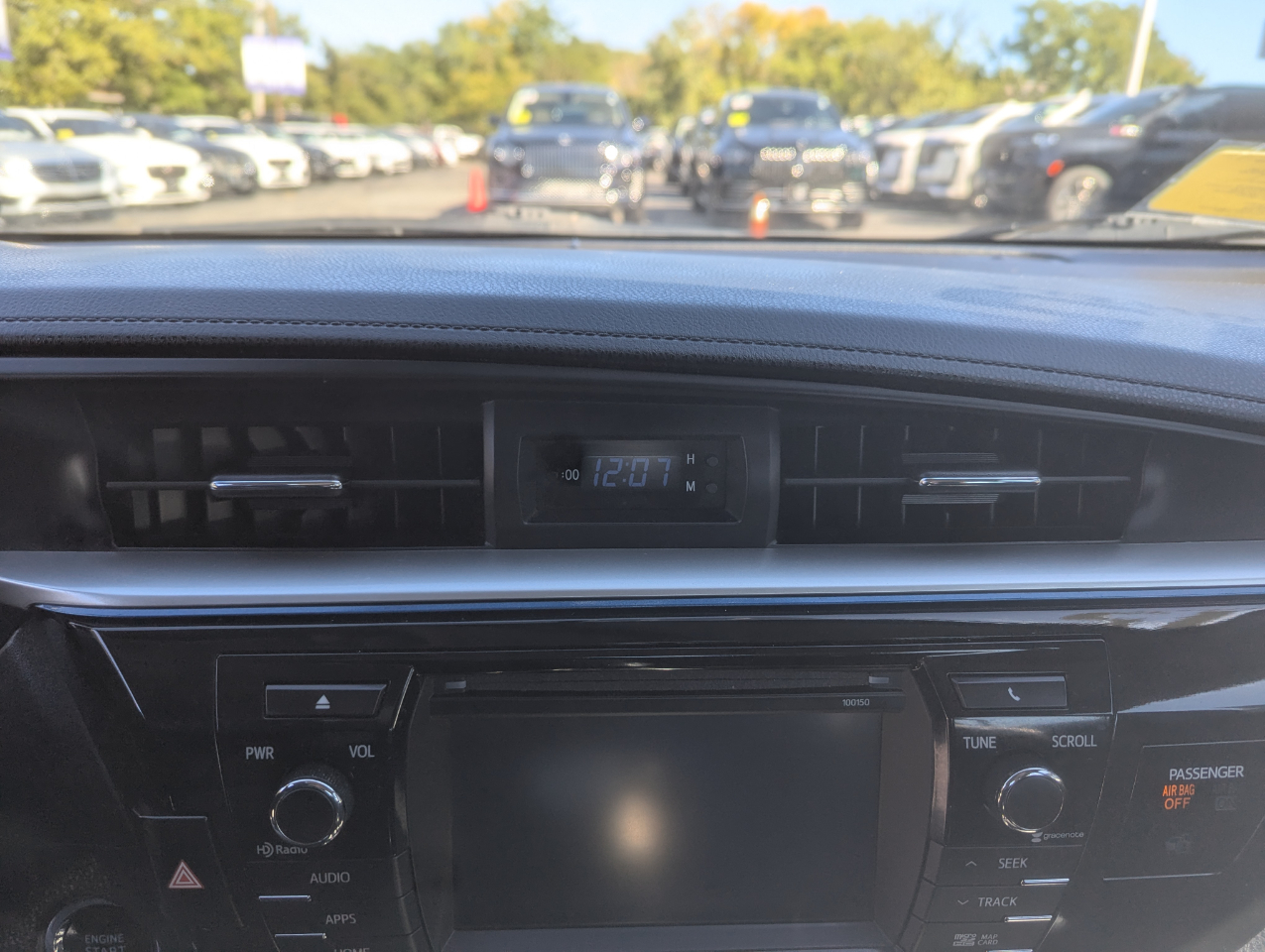 2015 Toyota Corolla LE Premium photo 20