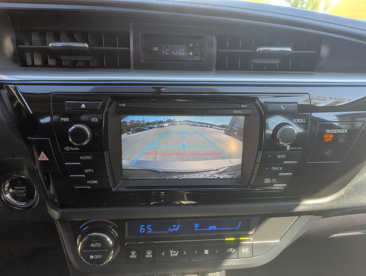2015 Toyota Corolla LE Premium photo 21
