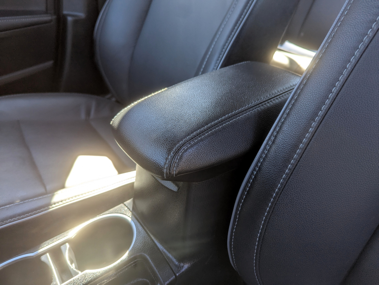 2015 Toyota Corolla LE Premium photo 26