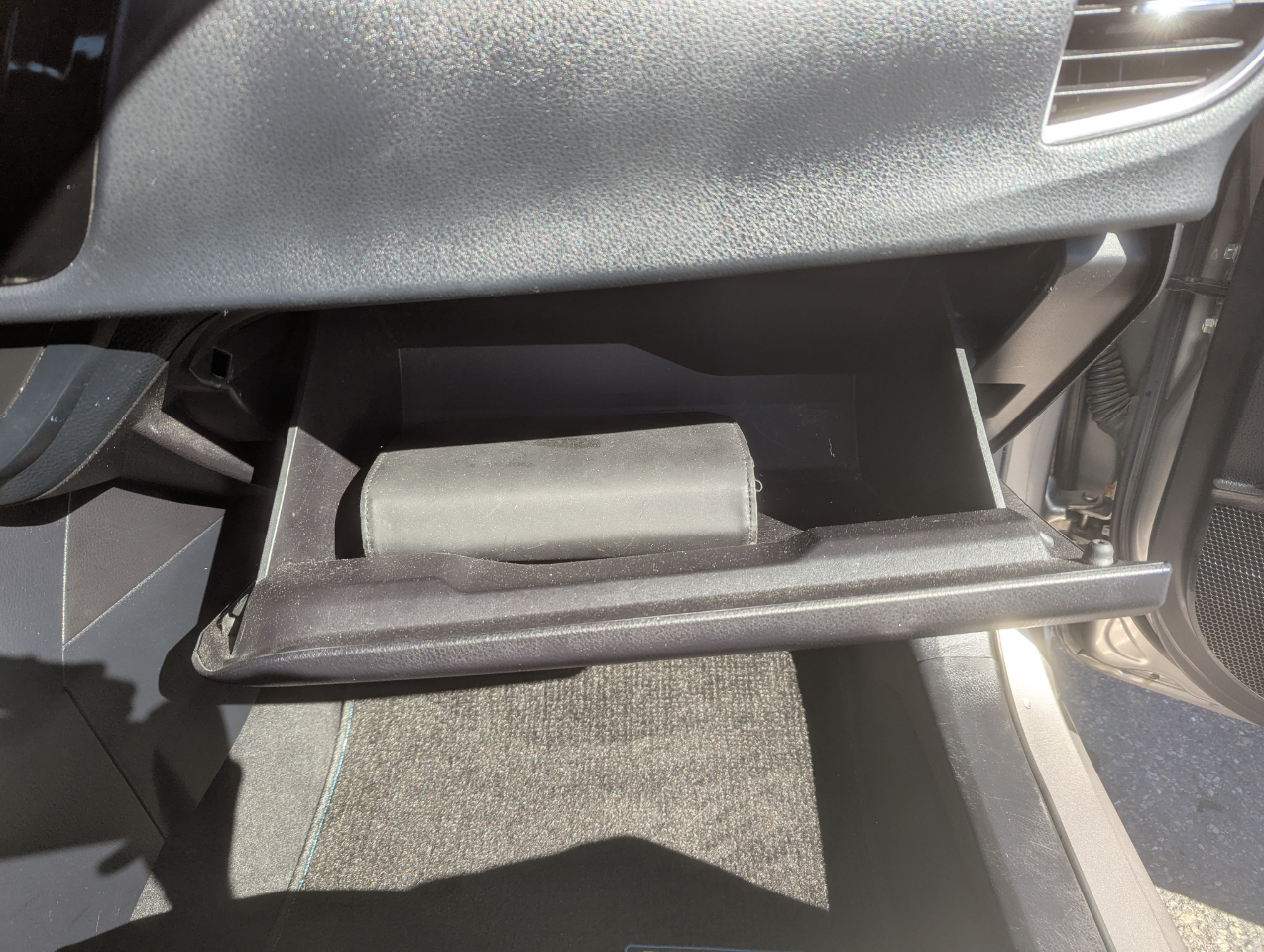 2015 Toyota Corolla LE Premium photo 34