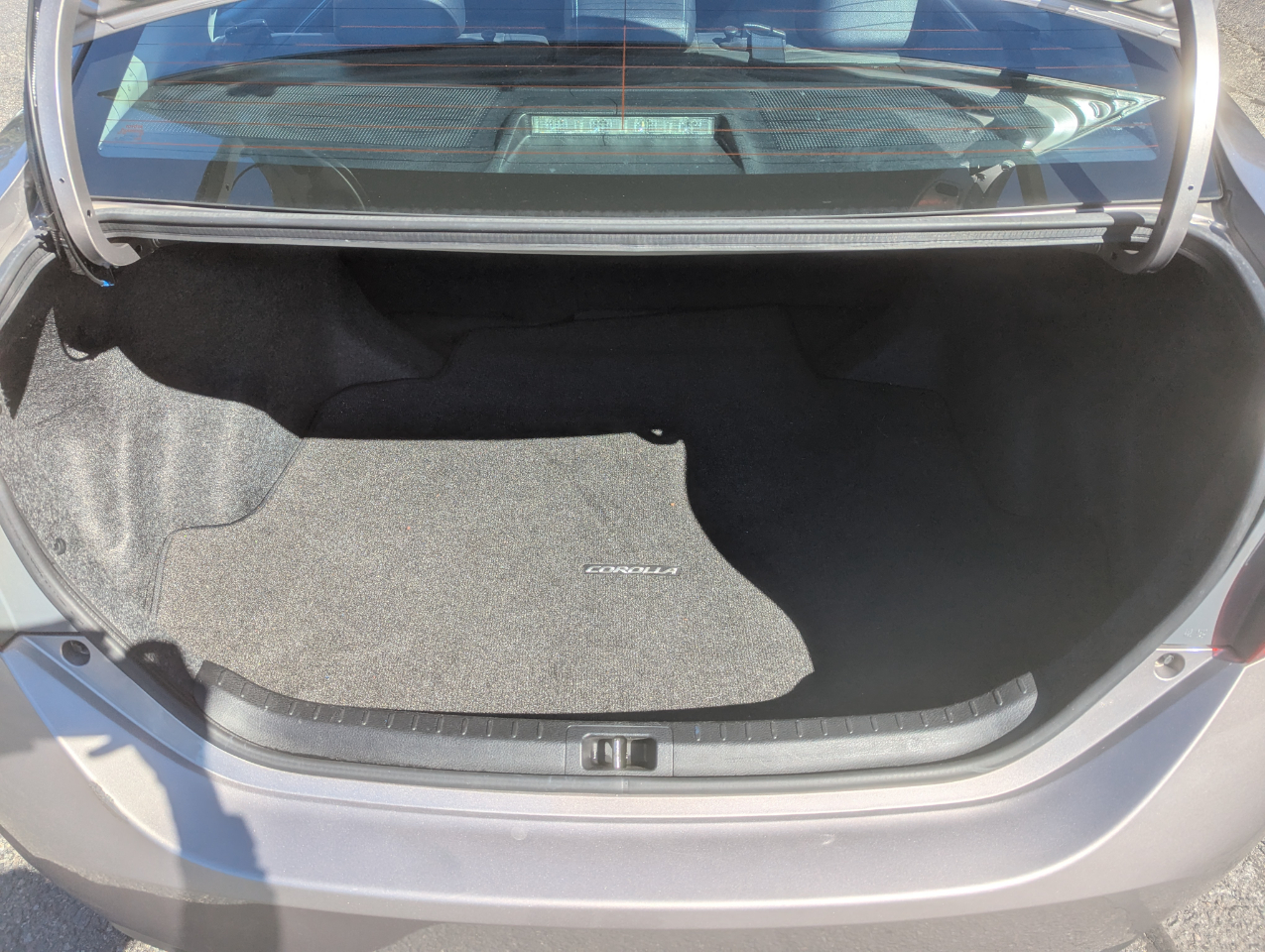 2015 Toyota Corolla LE Premium photo 42