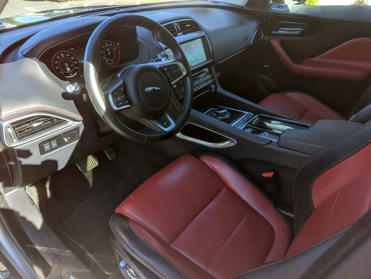 2020 Jaguar F-PACE R-Sport photo 11