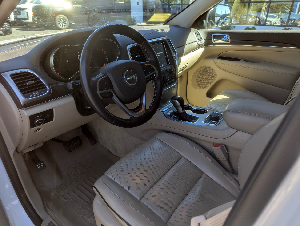 2018 Jeep Grand Cherokee Overland photo 3