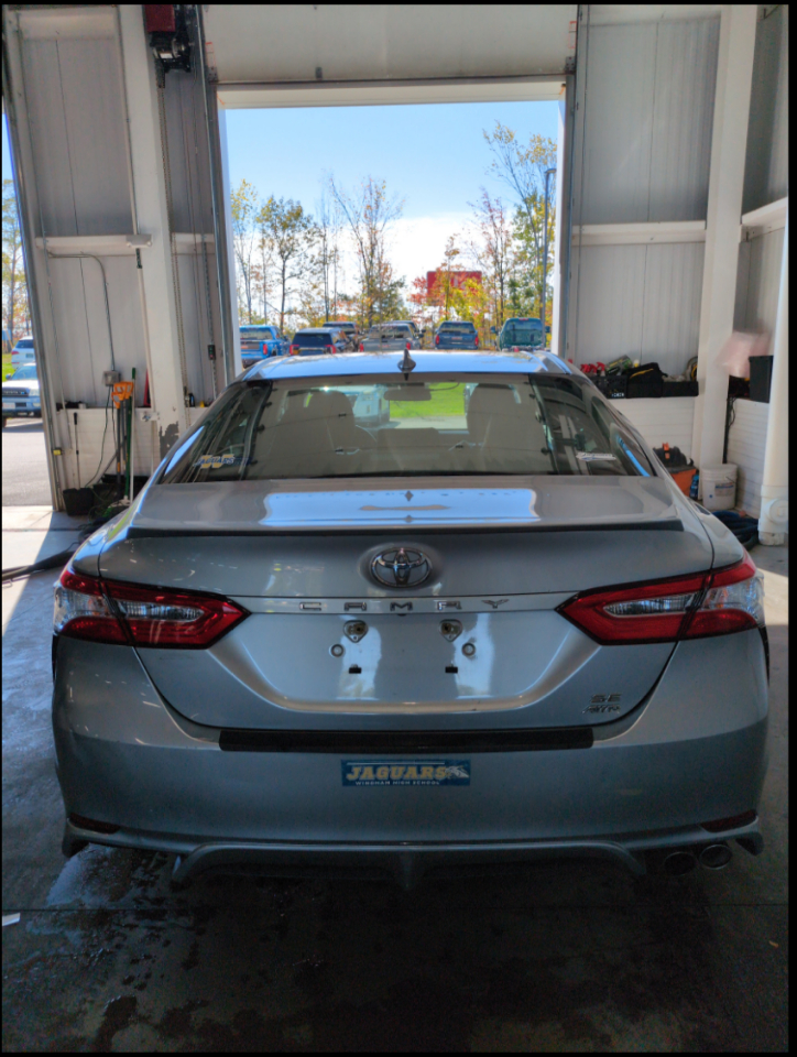 2020 Toyota Camry SE photo 2
