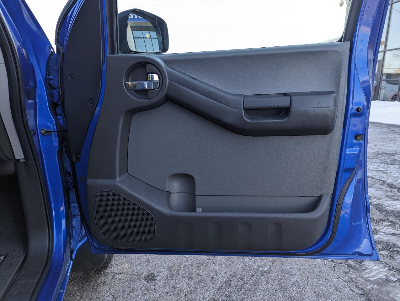 Nissan Xterra 4WD 4dr Auto S 2012