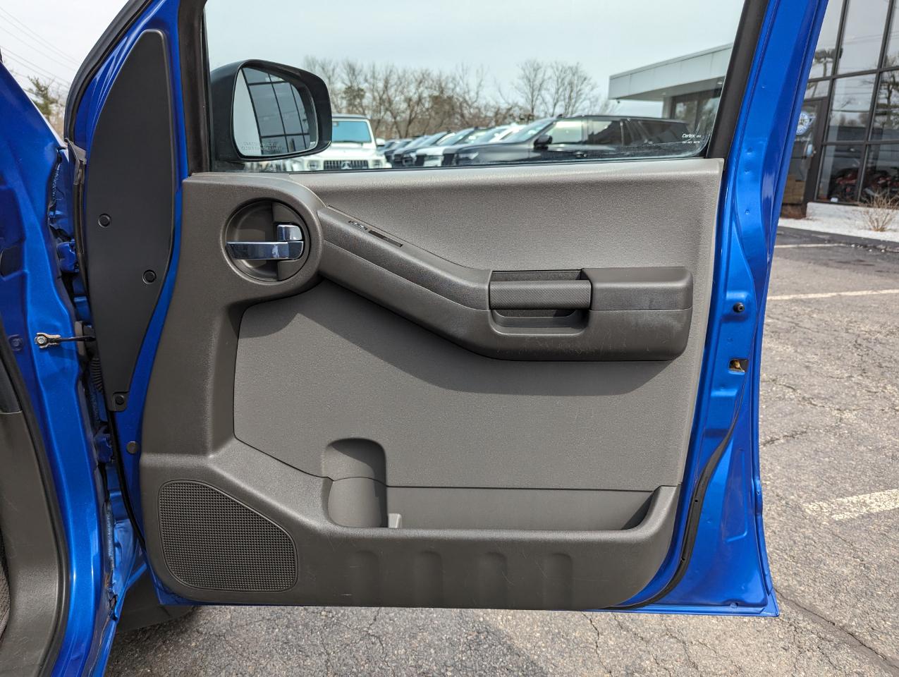 Nissan Xterra 4WD 4dr Auto S 2012