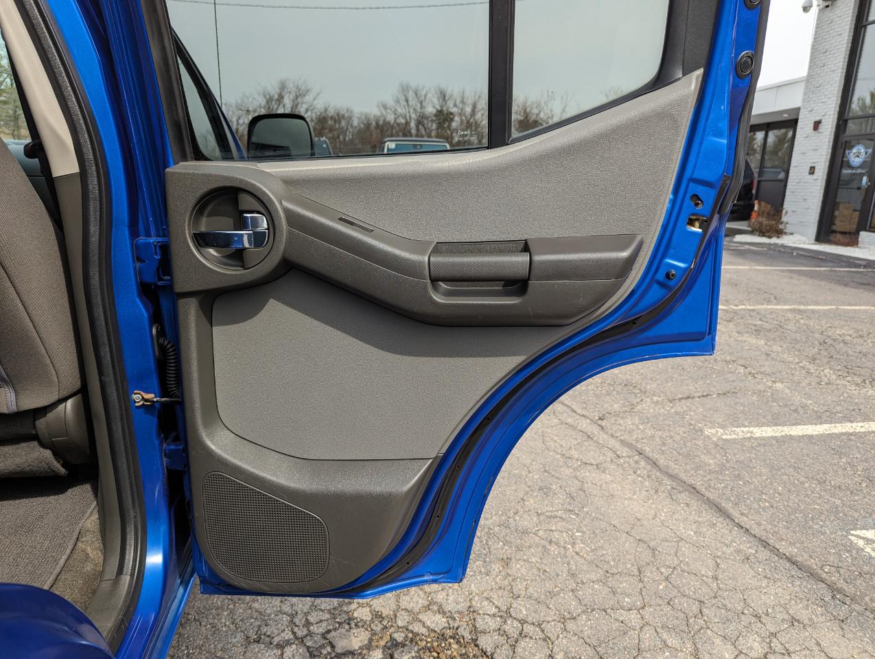 Nissan Xterra 4WD 4dr Auto S 2012