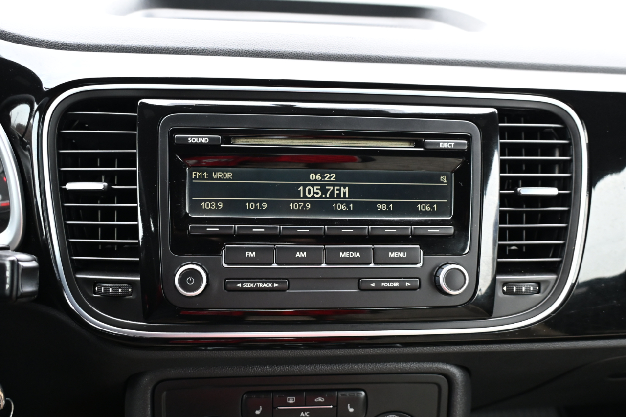 Volkswagen Beetle Convertible 2dr Auto 2.5L 50s Edition PZEV 2013