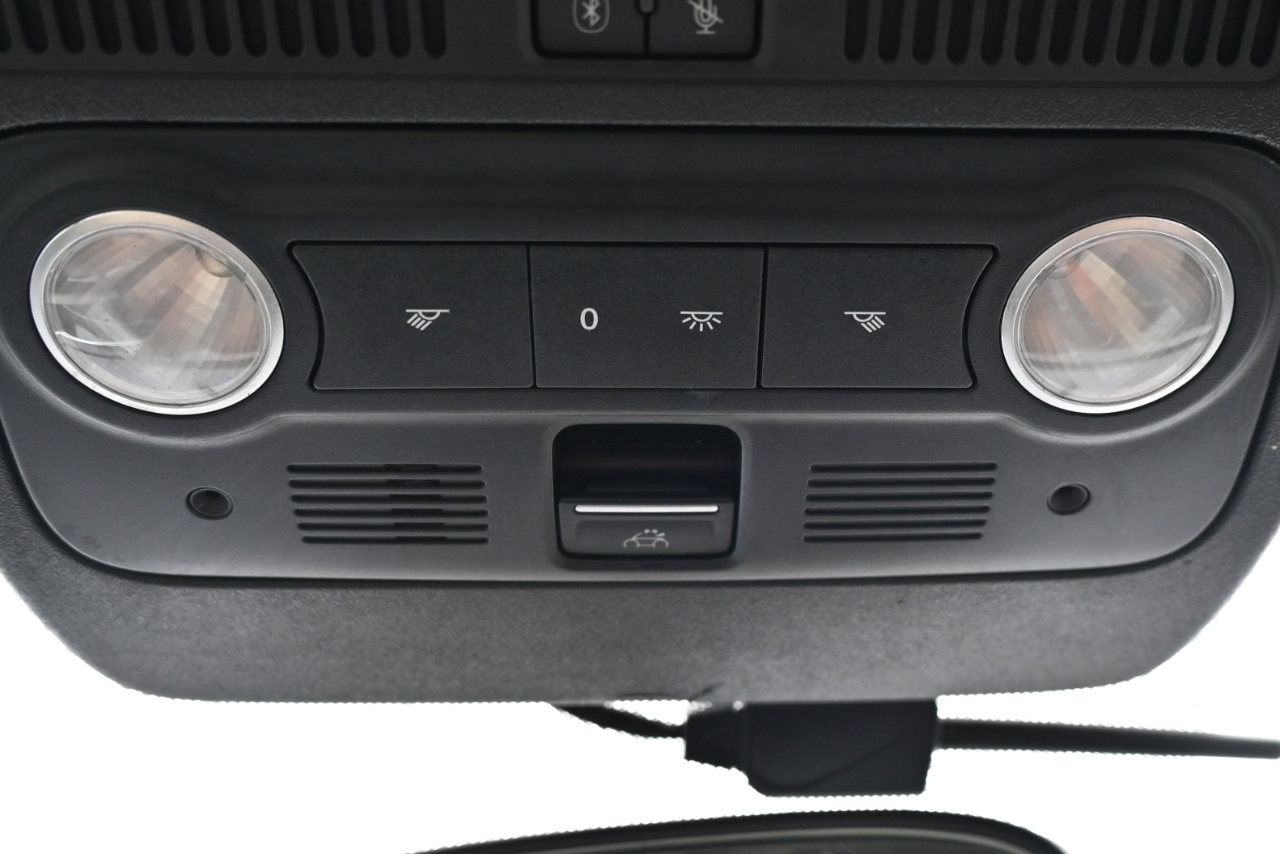 Volkswagen Beetle Convertible 2dr Auto 2.5L 50s Edition PZEV 2013