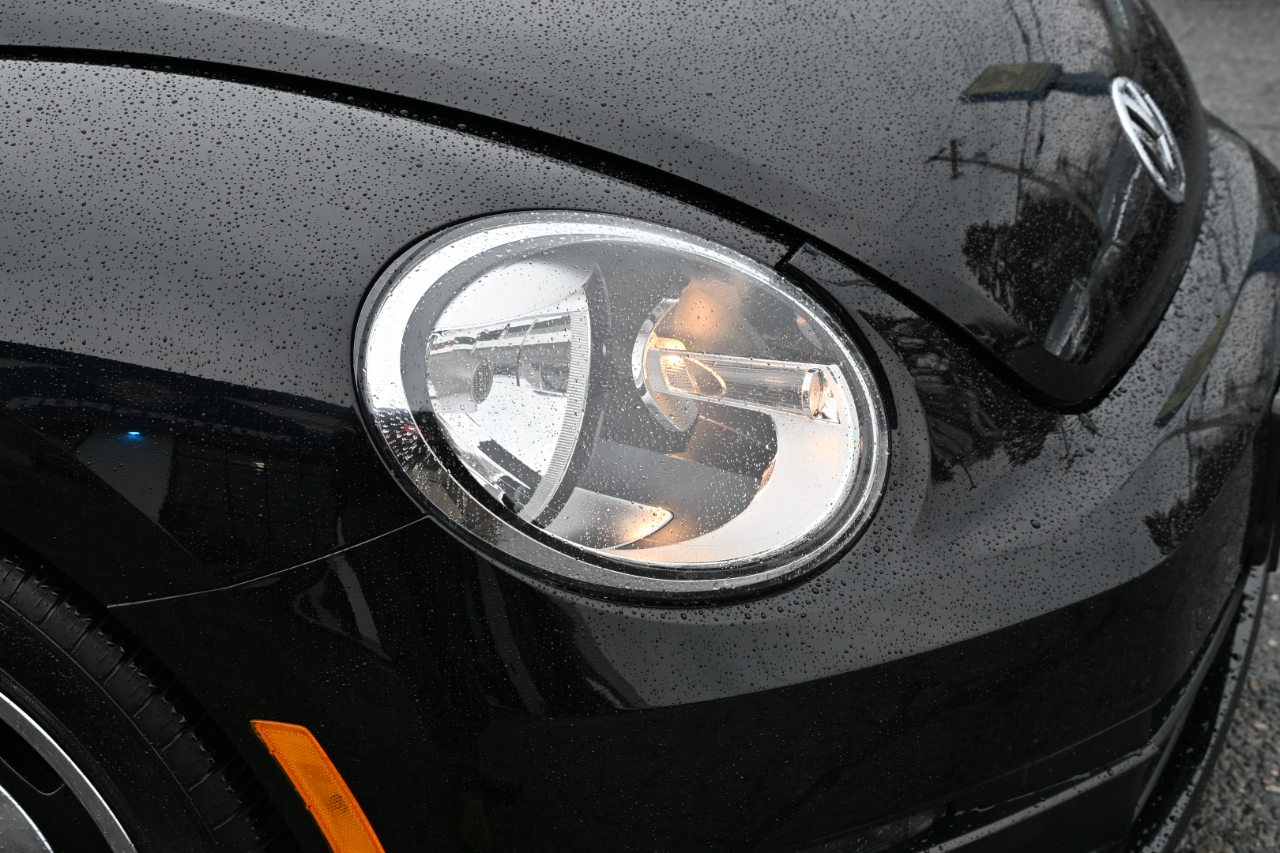 Volkswagen Beetle Convertible 2dr Auto 2.5L 50s Edition PZEV 2013