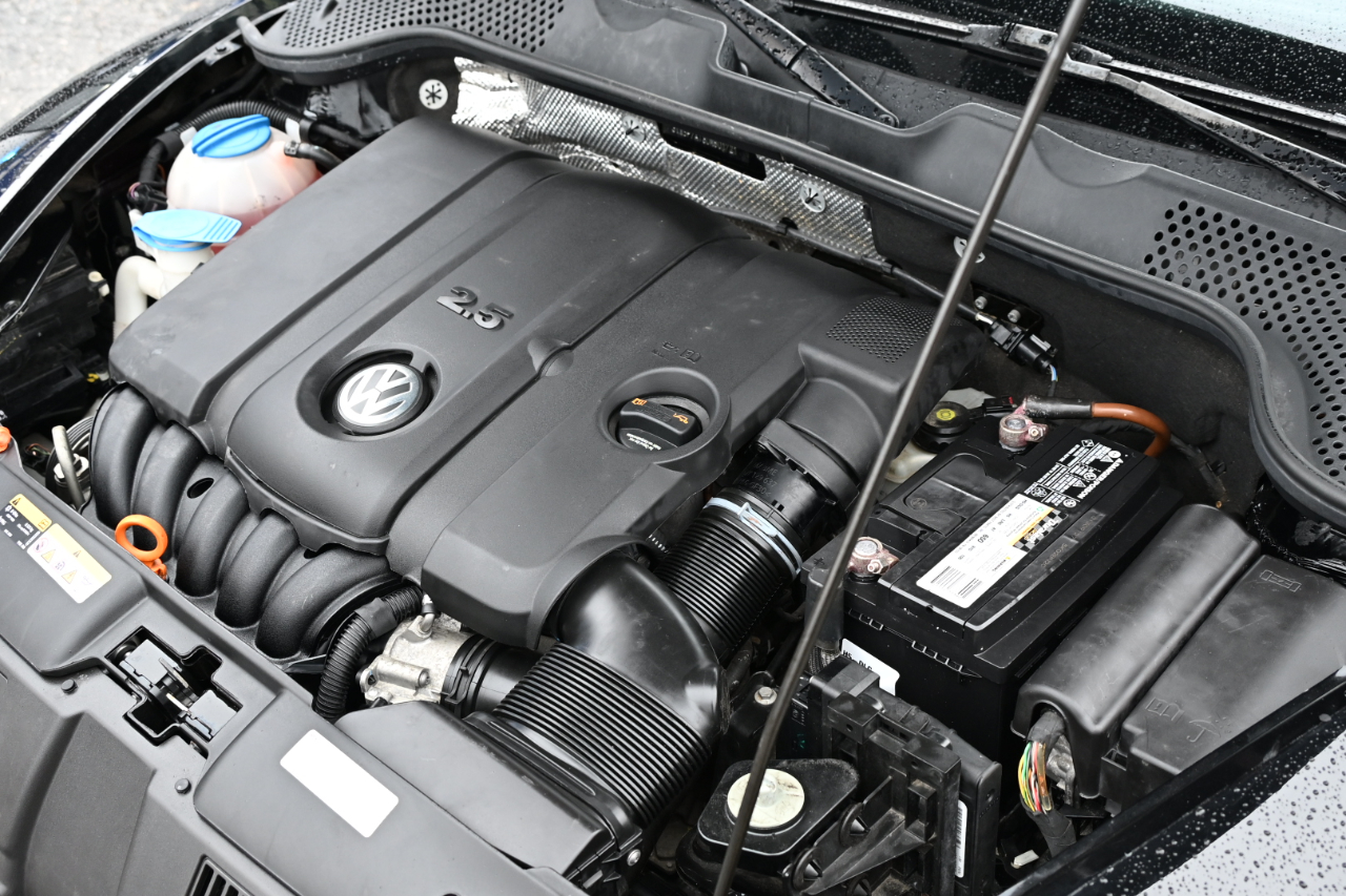 Volkswagen Beetle Convertible 2dr Auto 2.5L 50s Edition PZEV 2013