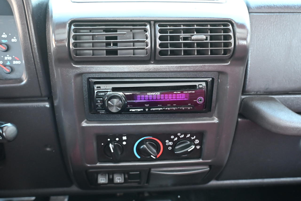 Jeep Wrangler 2dr Sahara 2002