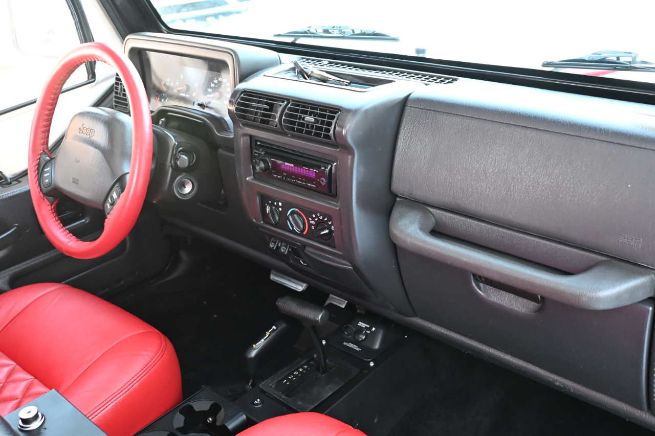 Jeep Wrangler 2dr Sahara 2002