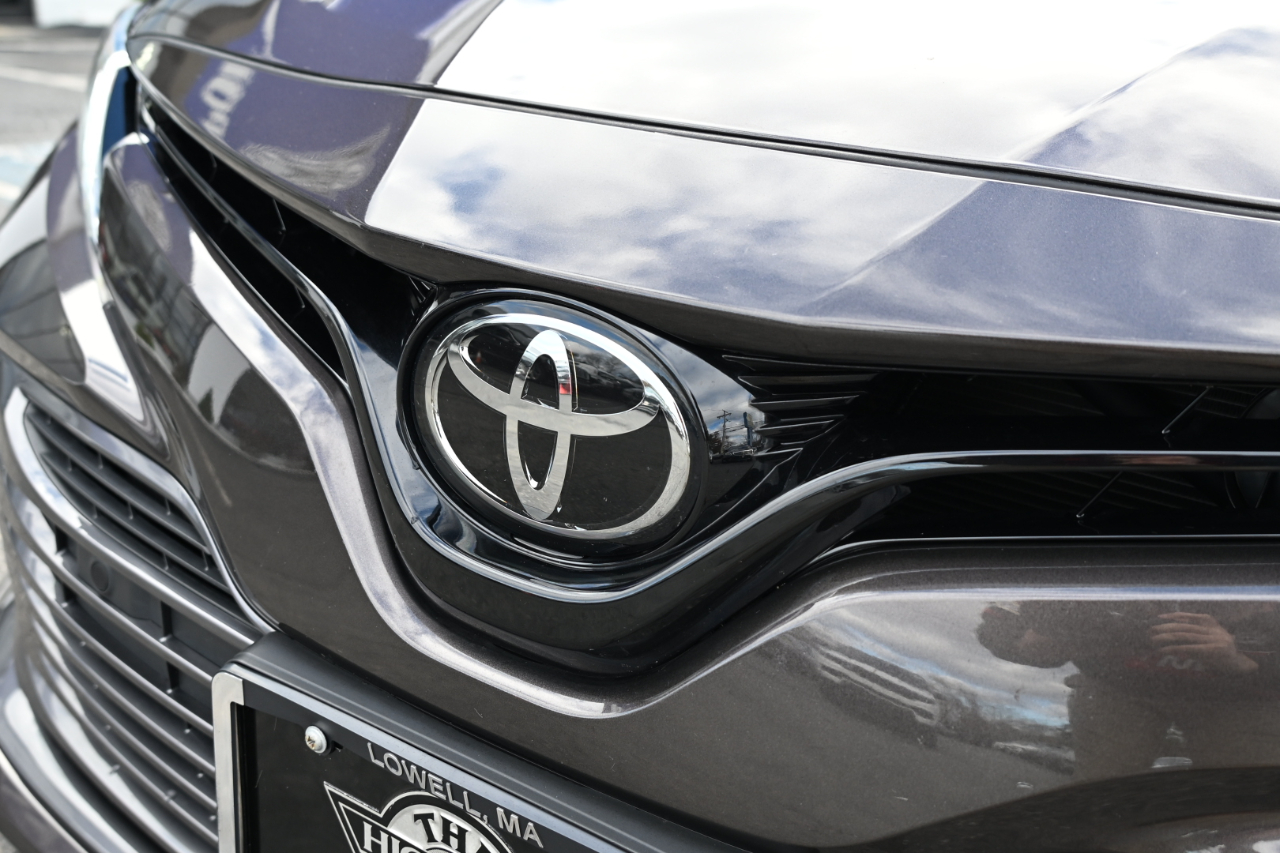 Toyota Camry XLE Auto (Natl) 2018