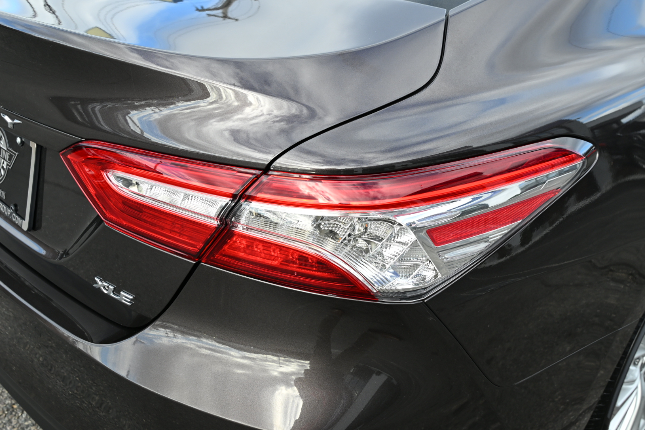 Toyota Camry XLE Auto (Natl) 2018