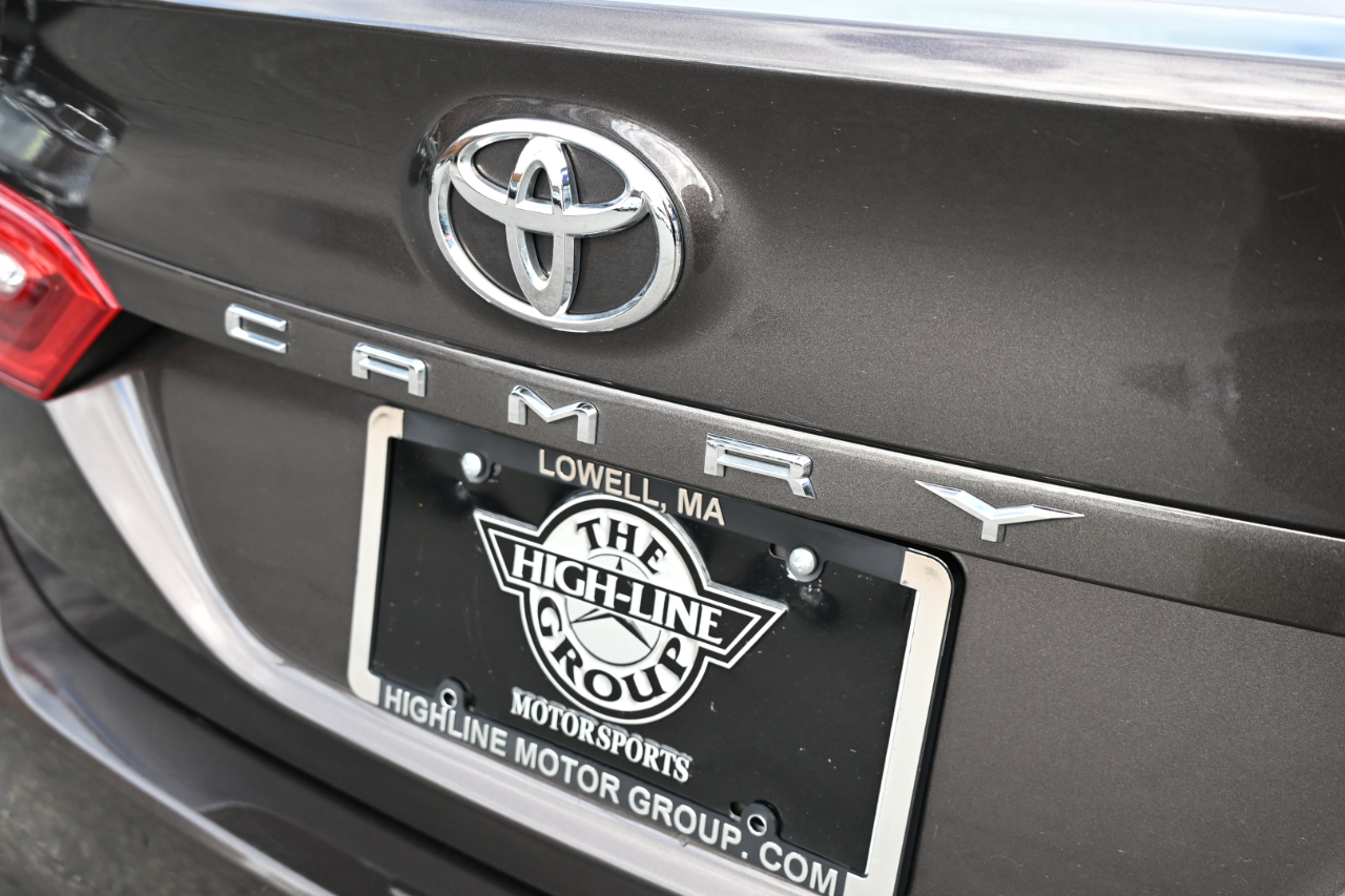 Toyota Camry XLE Auto (Natl) 2018