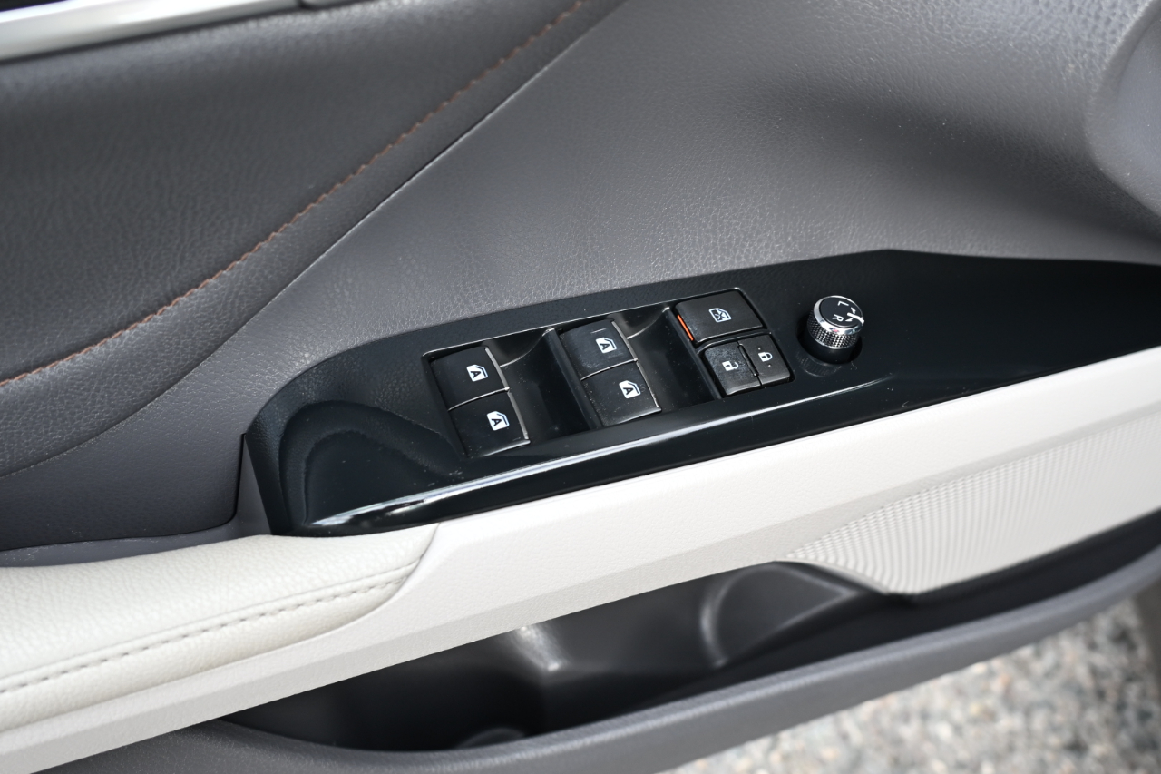 Toyota Camry XLE Auto (Natl) 2018