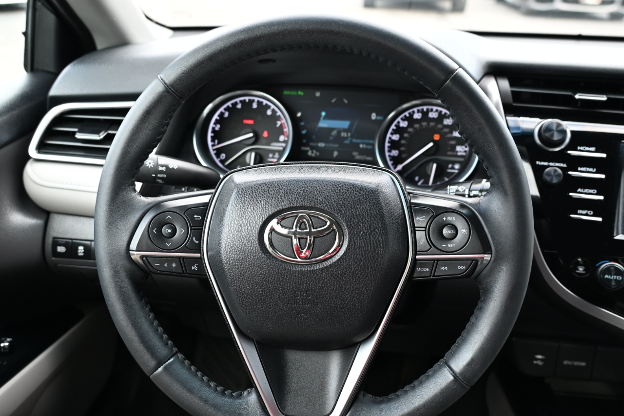 Toyota Camry XLE Auto (Natl) 2018