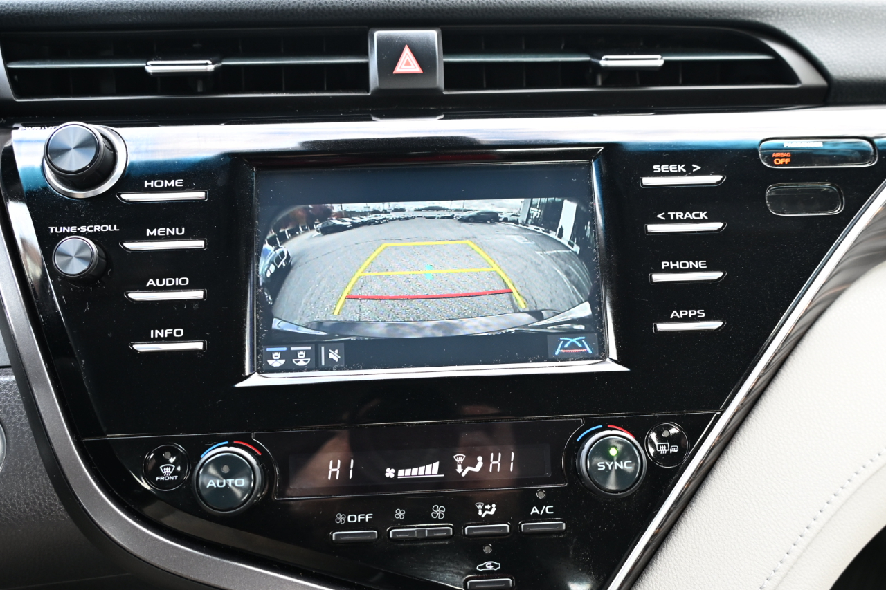 Toyota Camry XLE Auto (Natl) 2018