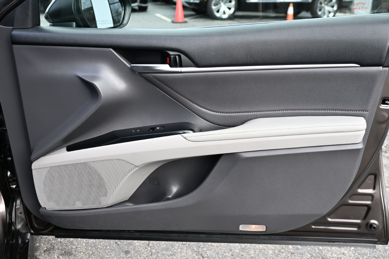 Toyota Camry XLE Auto (Natl) 2018