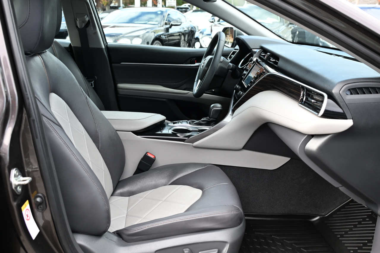 Toyota Camry XLE Auto (Natl) 2018