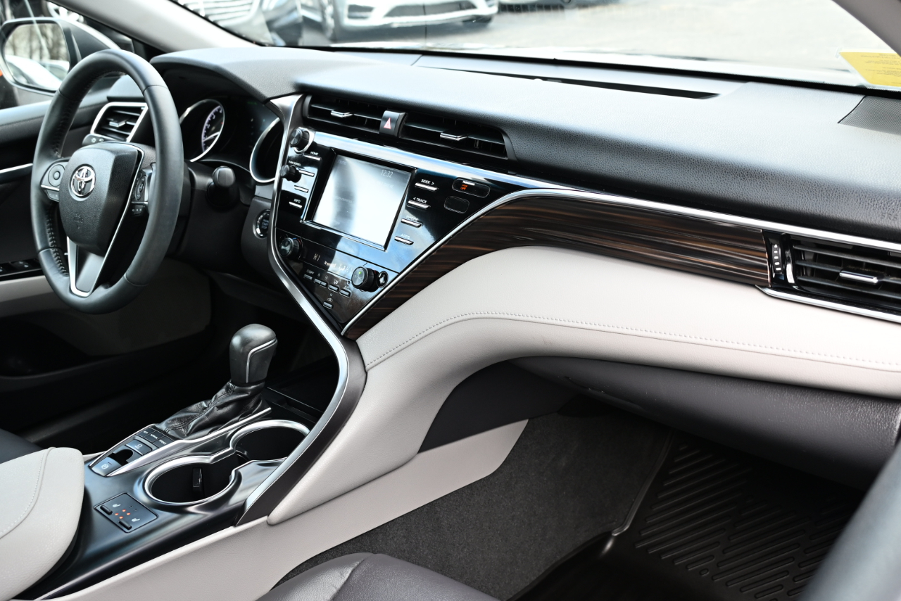 Toyota Camry XLE Auto (Natl) 2018