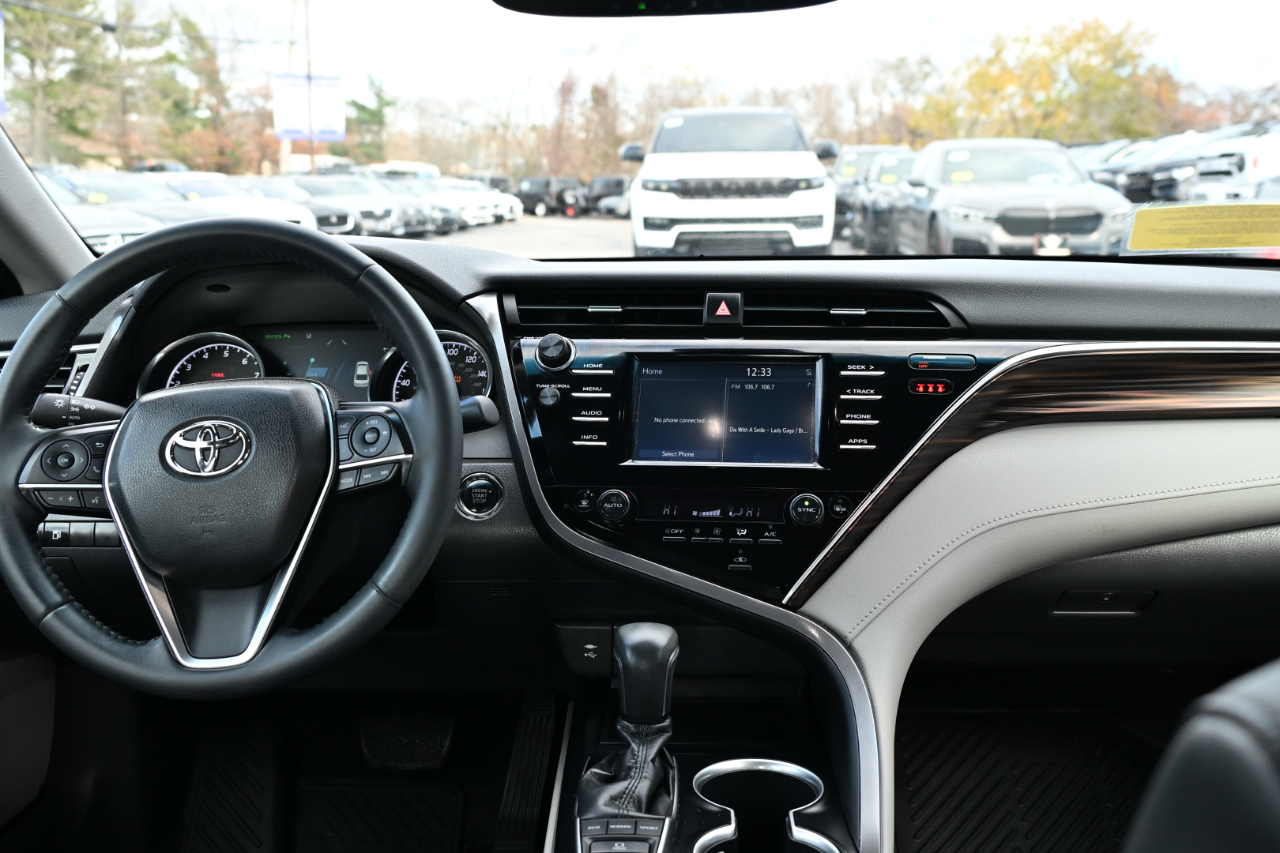 Toyota Camry XLE Auto (Natl) 2018