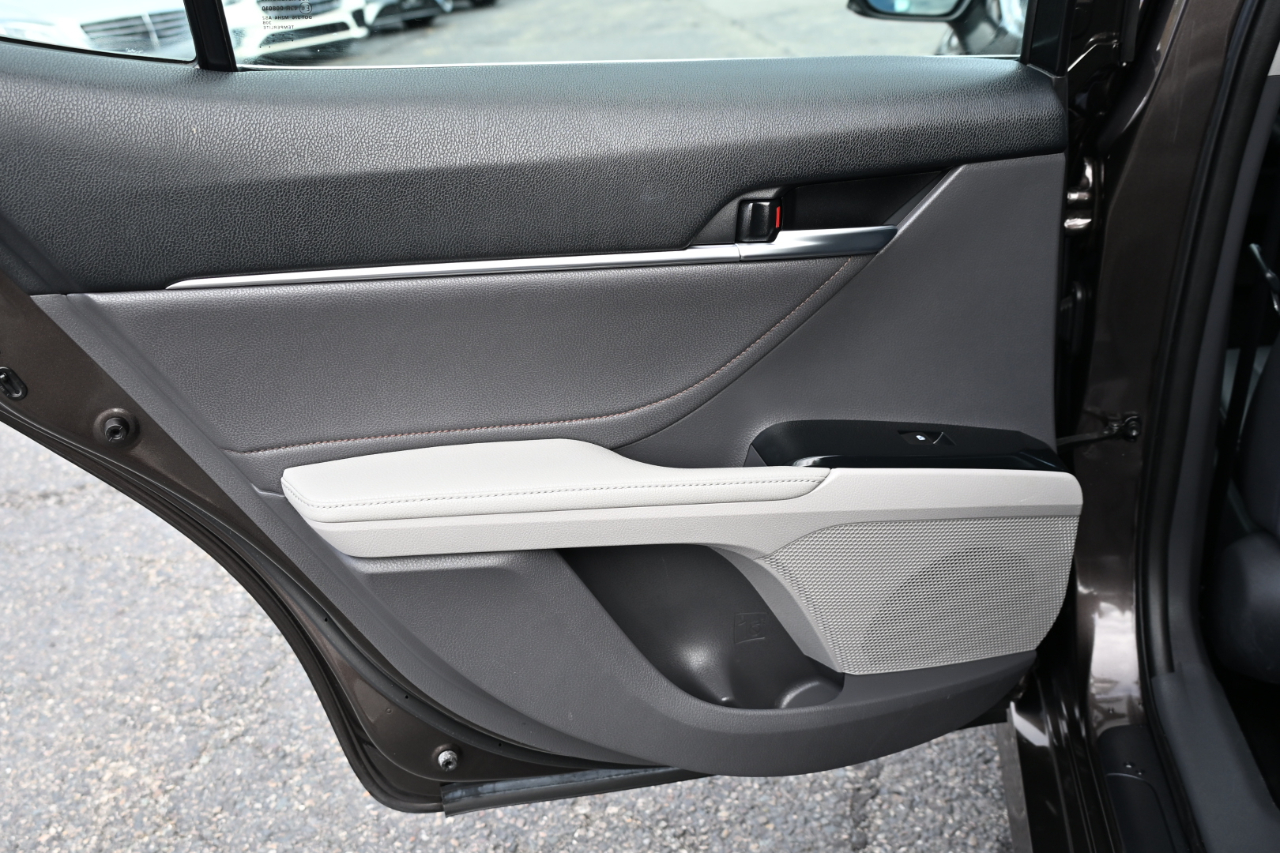 Toyota Camry XLE Auto (Natl) 2018