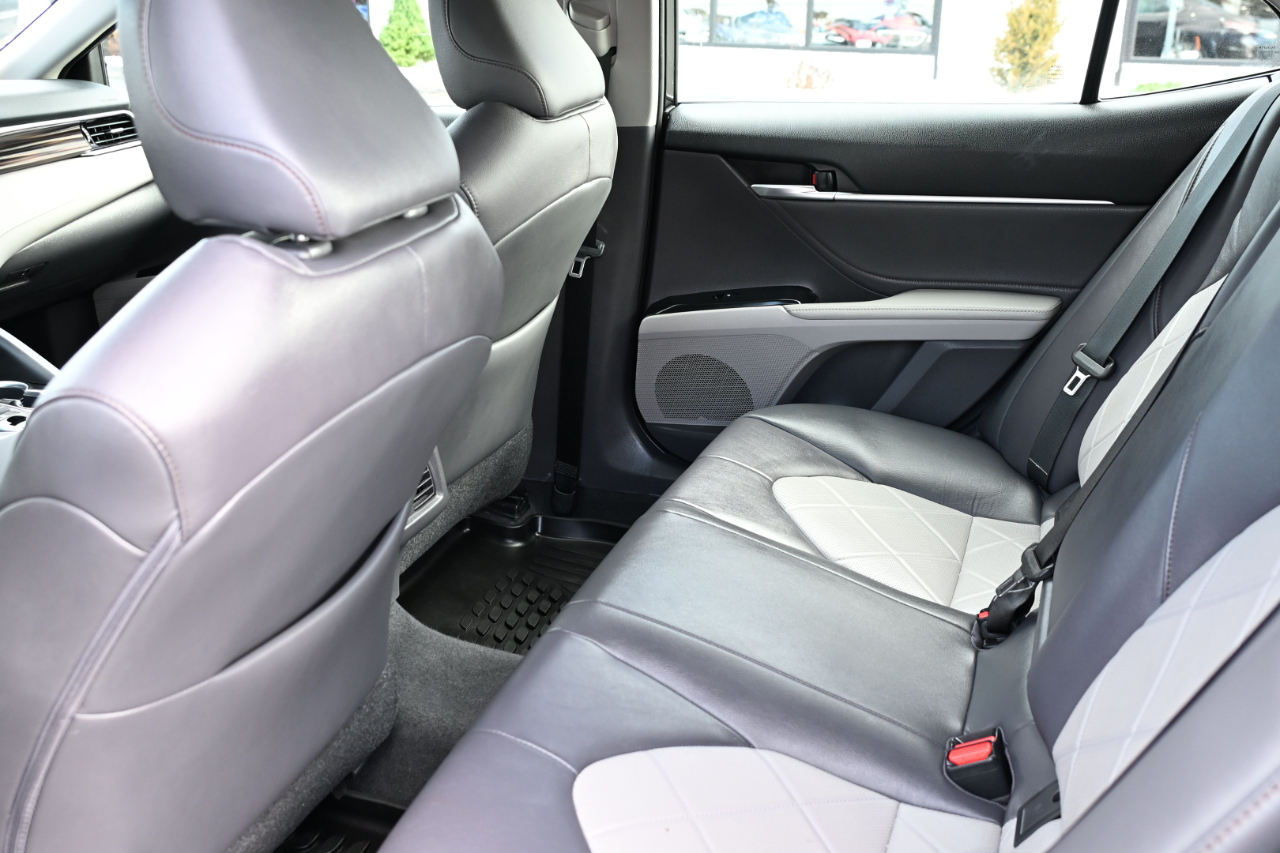 Toyota Camry XLE Auto (Natl) 2018