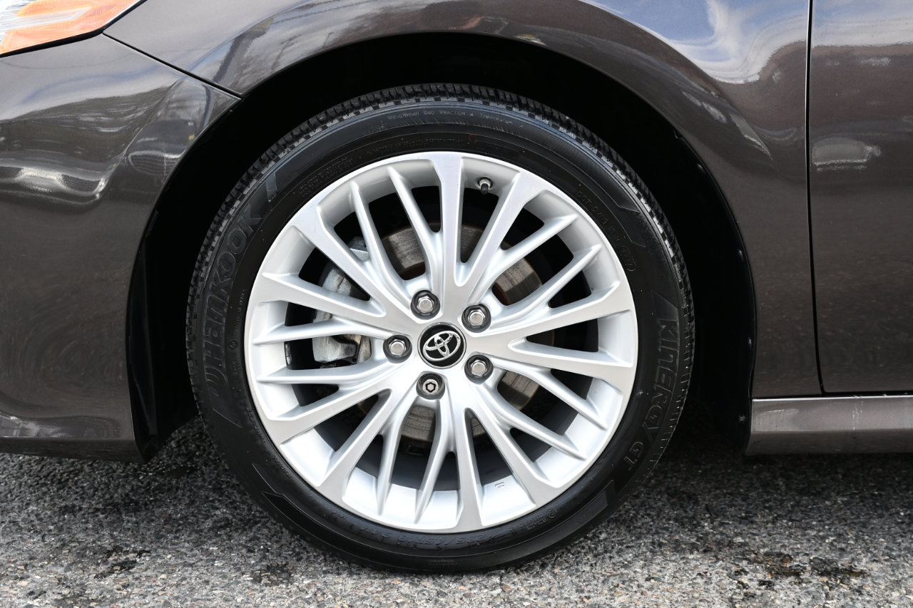 Toyota Camry XLE Auto (Natl) 2018