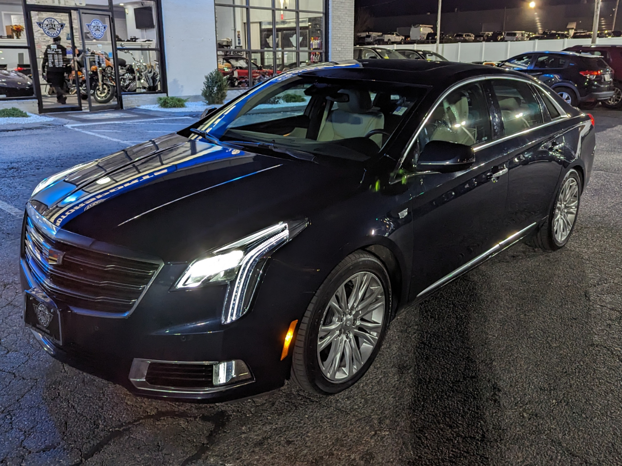2019 Cadillac XTS Luxury photo 2