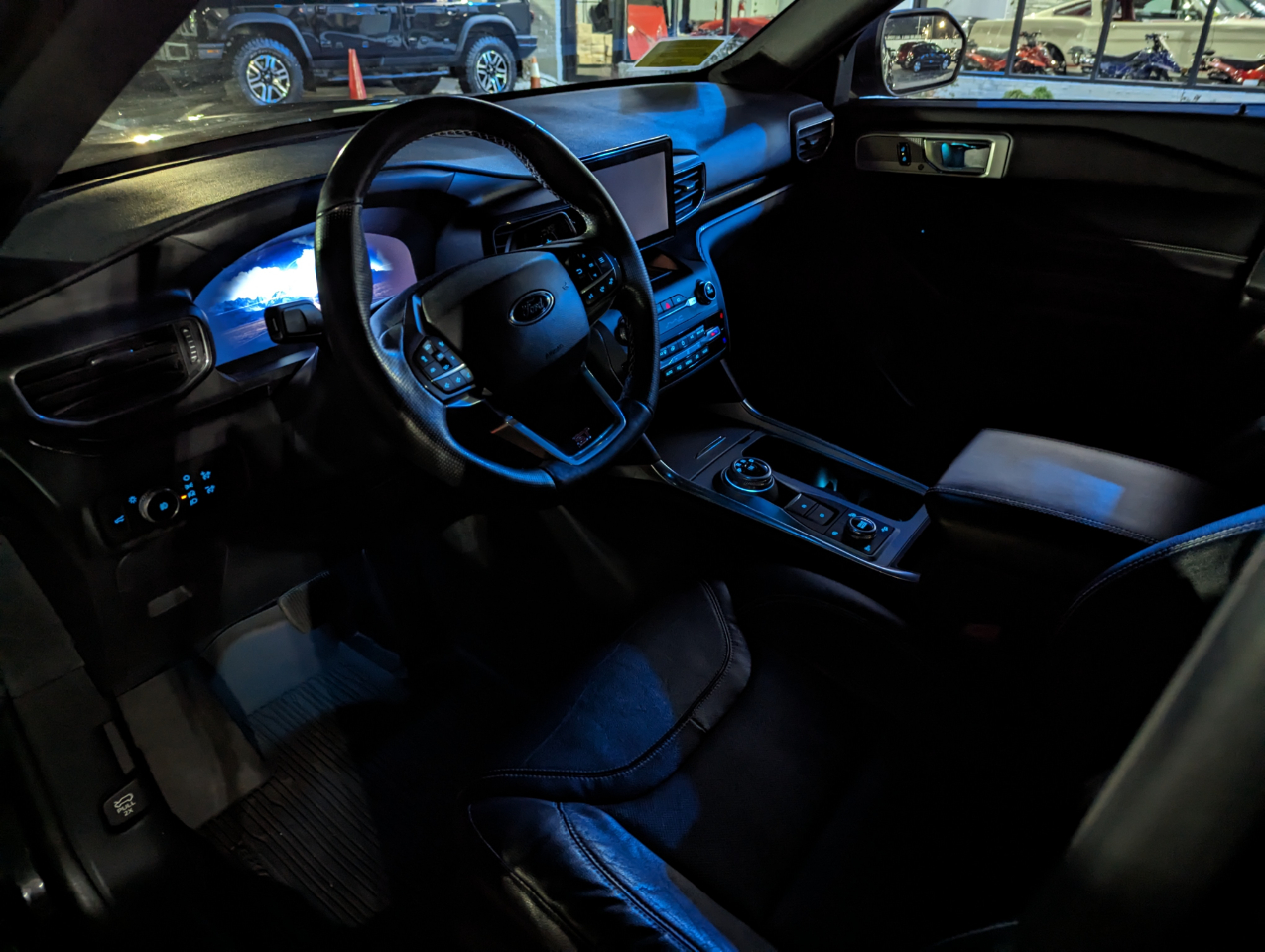 2020 Ford Explorer ST photo 3