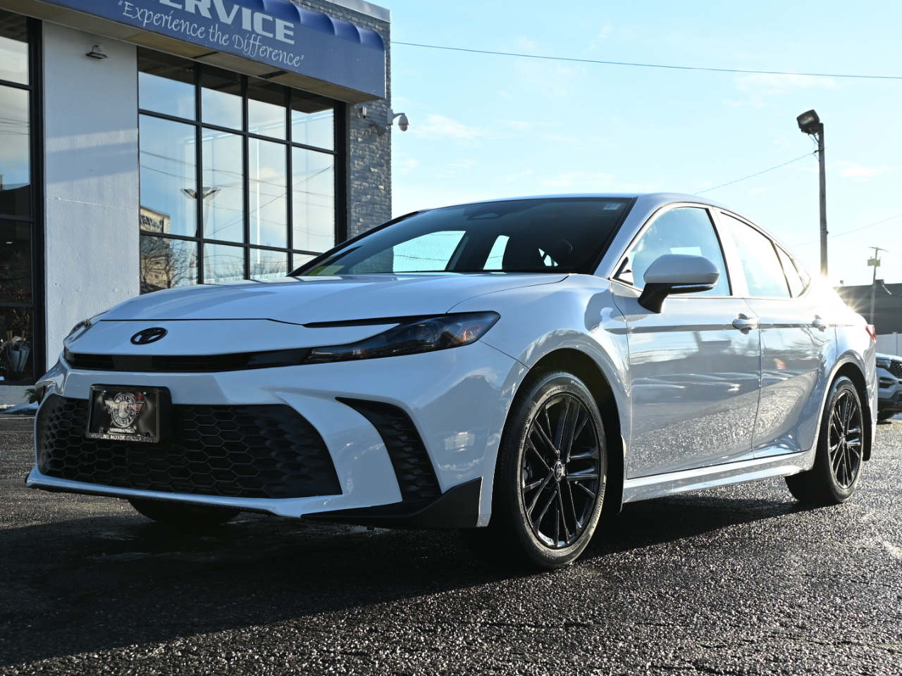 Toyota Camry SE AWD (Natl) 2025