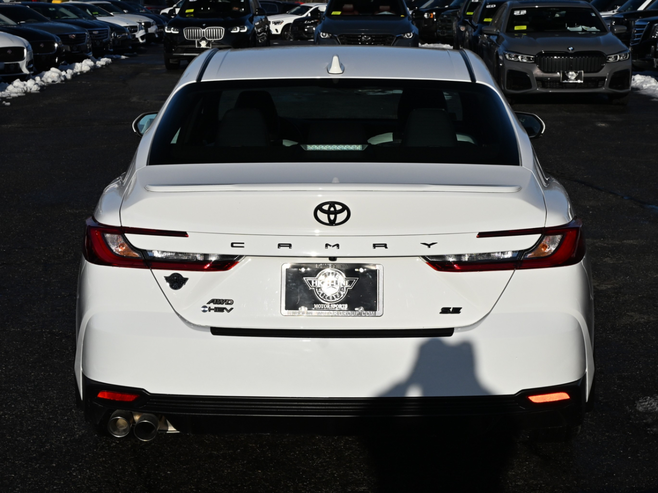 Toyota Camry SE AWD (Natl) 2025