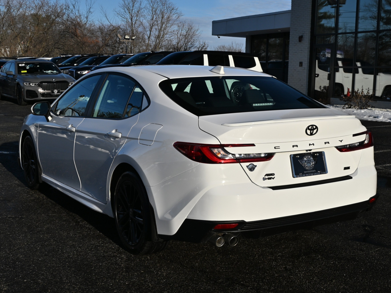 Toyota Camry SE AWD (Natl) 2025
