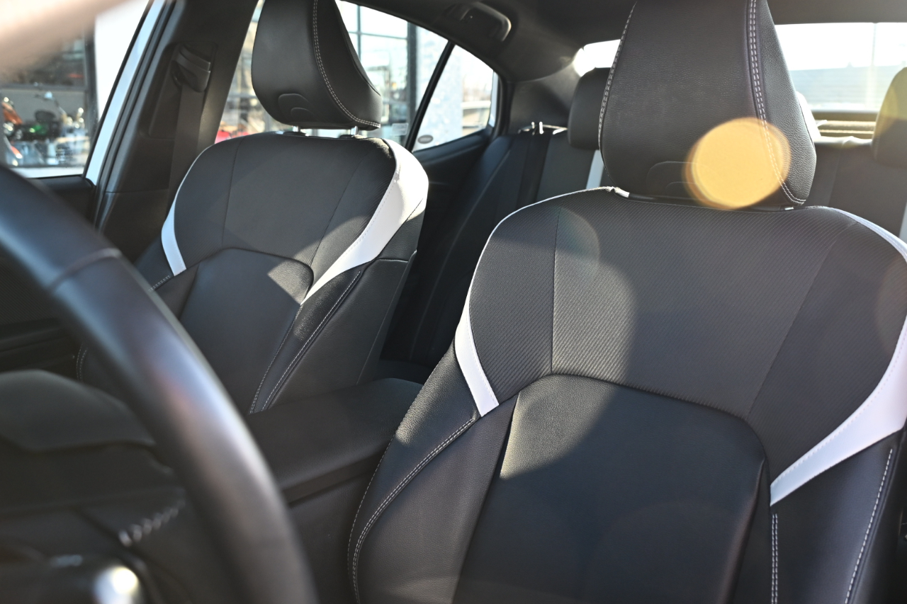 Toyota Camry SE AWD (Natl) 2025