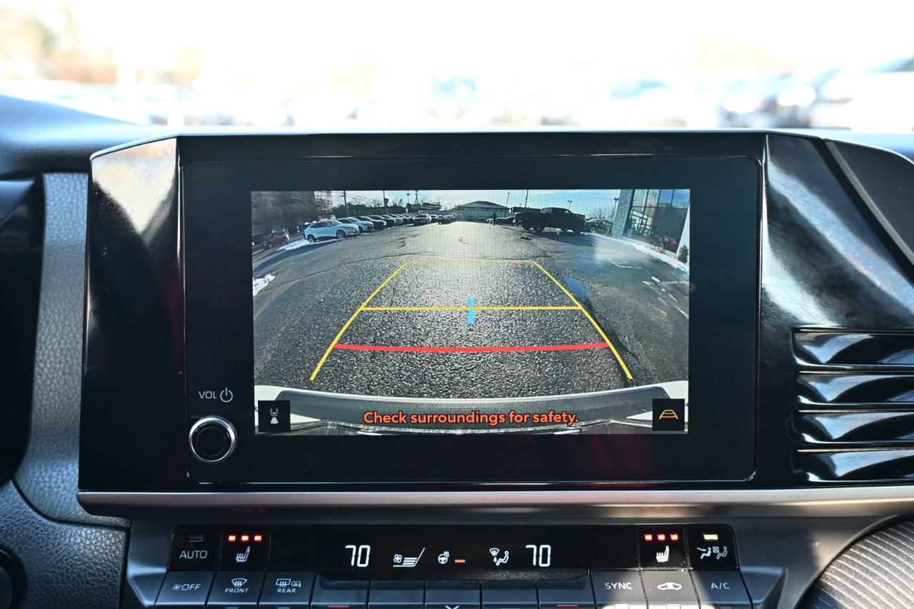 Toyota Camry SE AWD (Natl) 2025