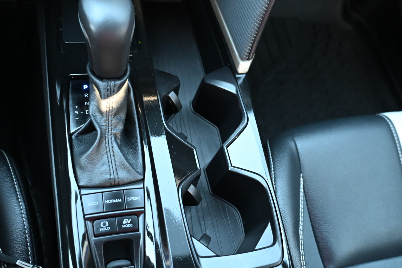 Toyota Camry SE AWD (Natl) 2025