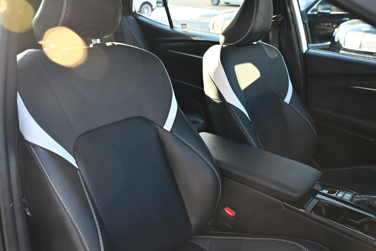 Toyota Camry SE AWD (Natl) 2025