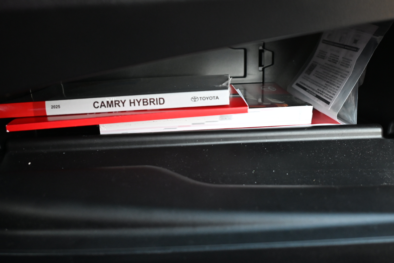 Toyota Camry SE AWD (Natl) 2025