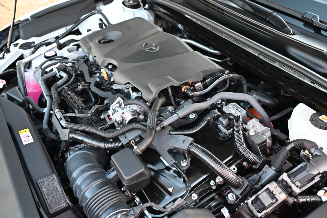 Toyota Camry SE AWD (Natl) 2025